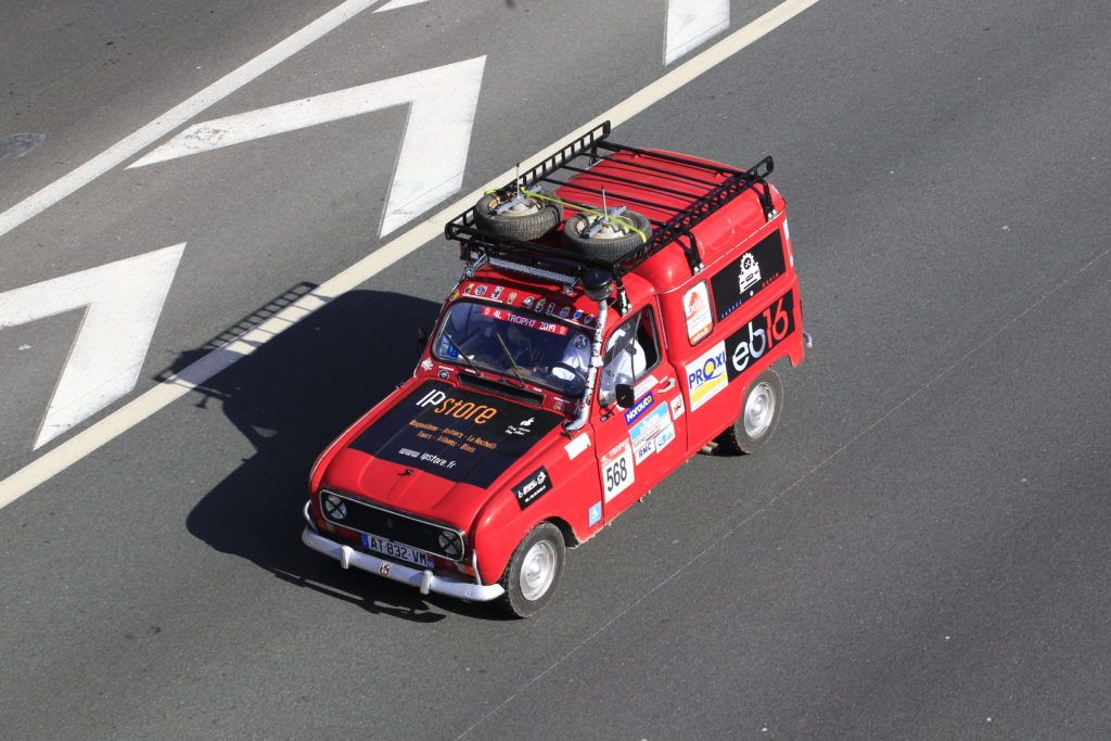 projet etudiant 4L trophy voiture esd