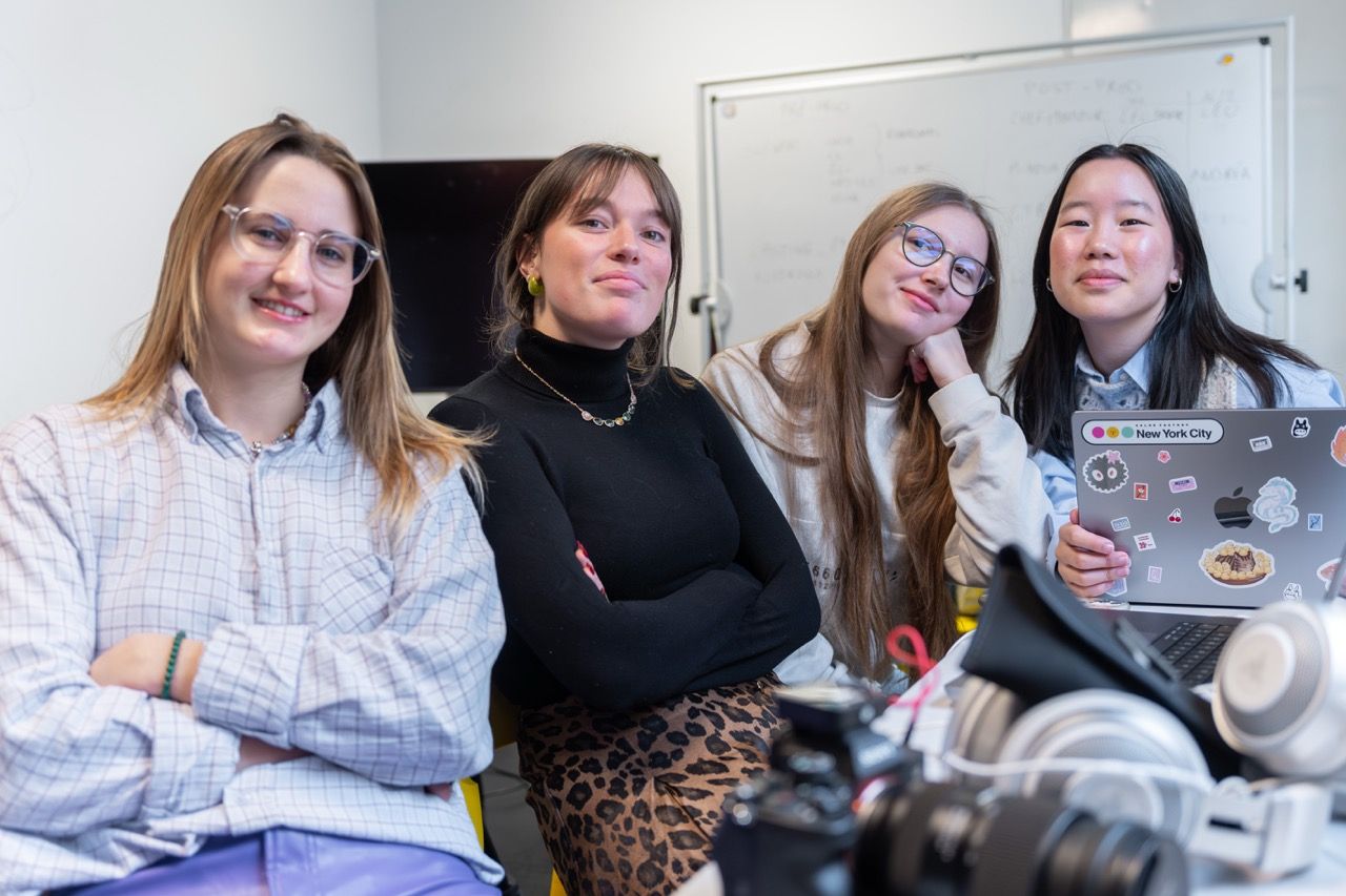 filles souriantes ESD
