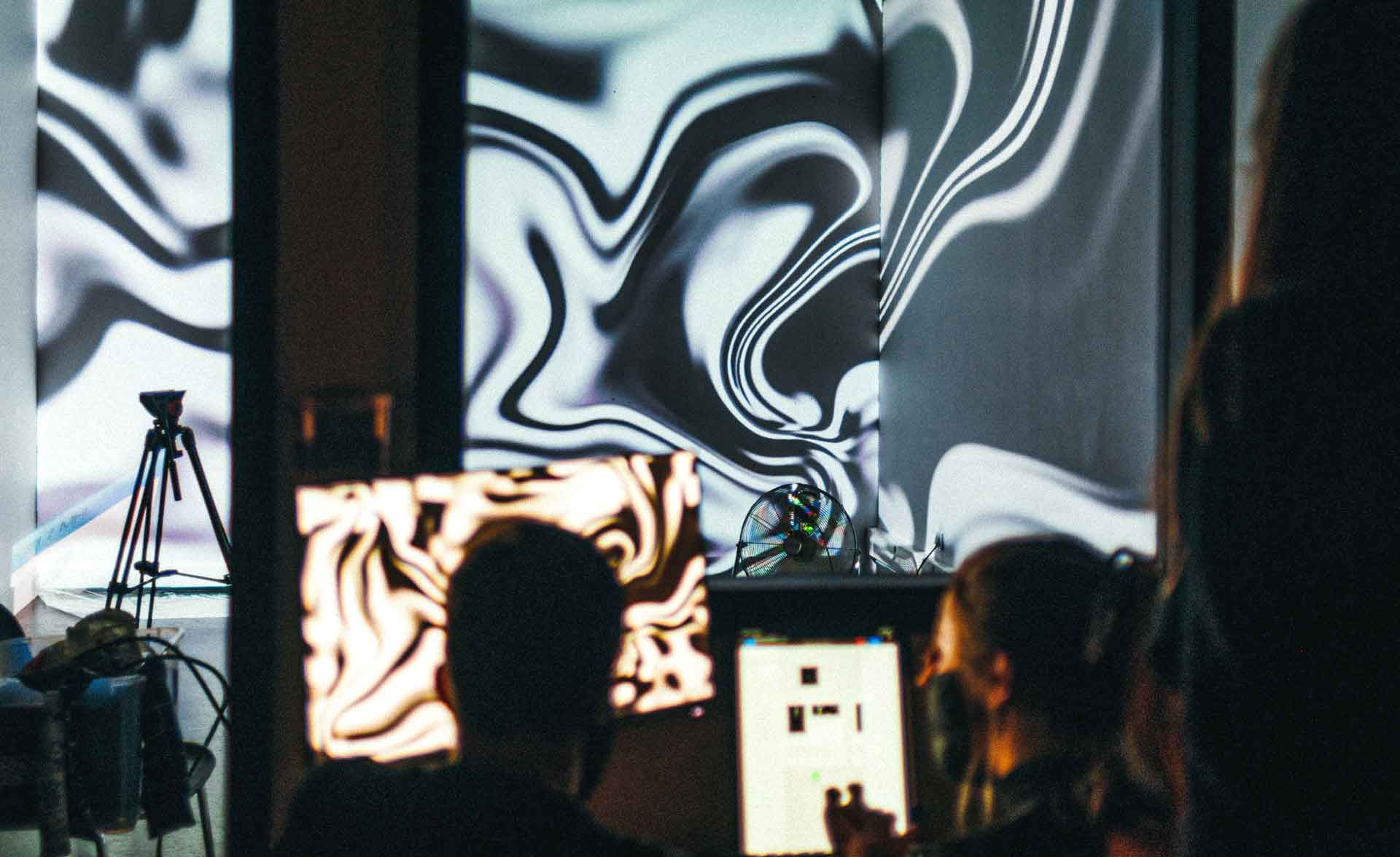 Étudiants en design digital et tech créative dans une école ESD