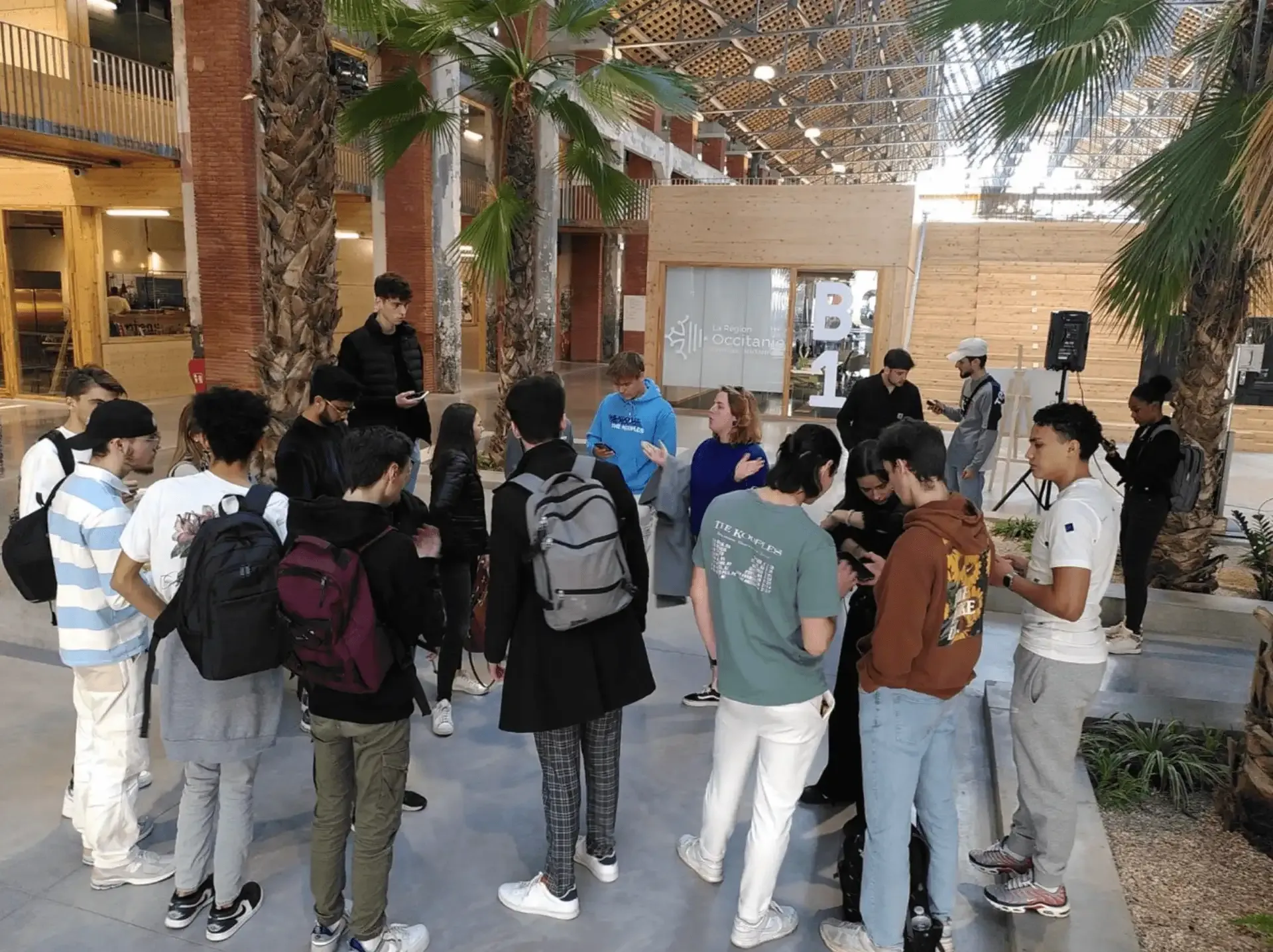Groupe d’étudiants du Startup Lab participant à un événement à La Mêlée Toulouse autour de l’innovation et des startups